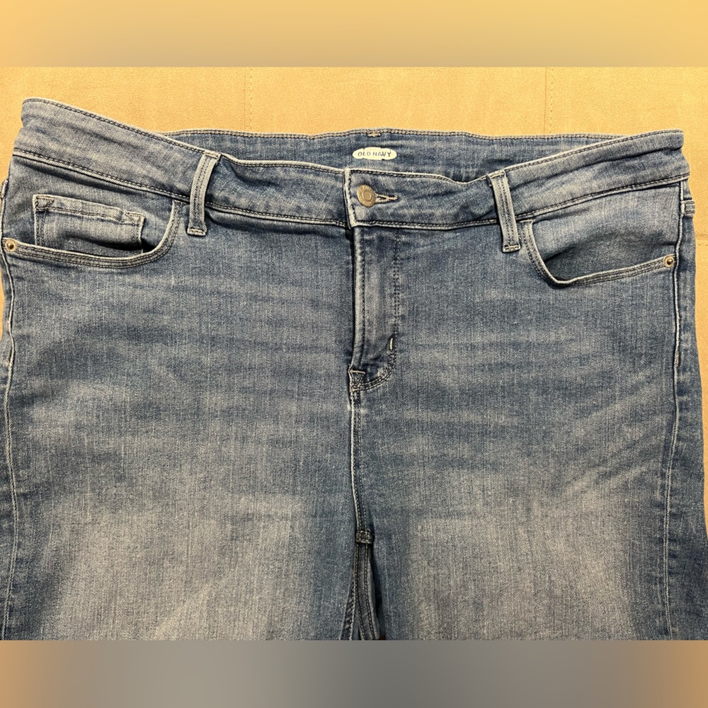 Stretch Bermuda shorts - Picture 3 of 6